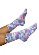 Load image into Gallery viewer, &quot;YOUNG HEARTS RUN FREE&quot; TIE DYE CREW SOCKS
